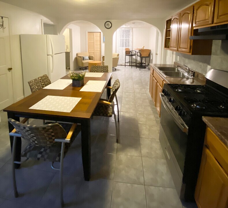 7 Alpine Ct in Gloucester, MA - Building Photo