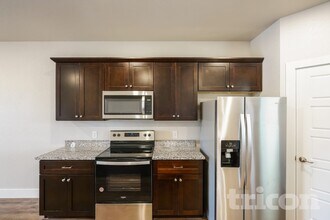 10393 Ft Ewell Trl in Crowley, TX - Foto de edificio - Building Photo