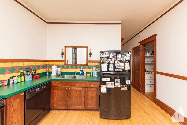 842 W Waveland Ave, Unit 3 in Chicago, IL - Building Photo - Building Photo