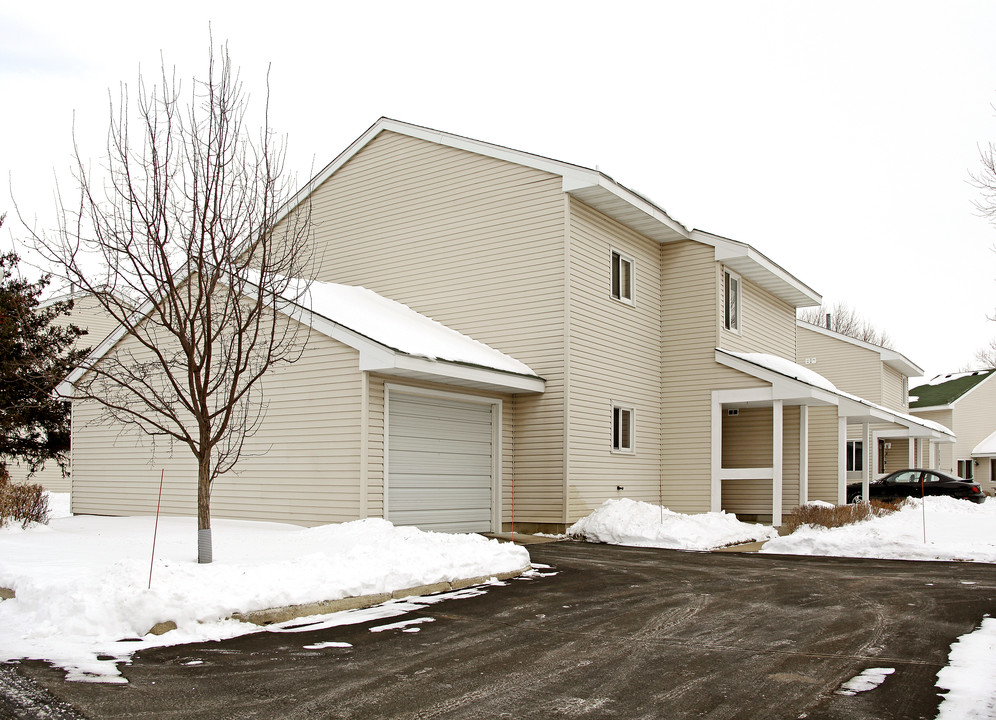 1601 25th Ave N in St. Cloud, MN - Building Photo