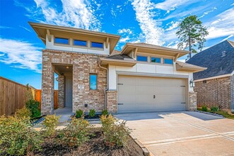 533 Sand Branch Dr in Conroe, TX - Foto de edificio - Building Photo