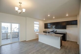 6818 Gtwy Xing St in Wellington, CO - Building Photo - Building Photo