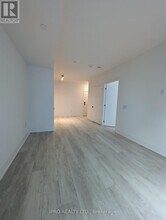 2450-2450 Old Bronte Rd in Oakville, ON - Building Photo - Building Photo