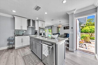 5113 NW 65th Ave in Lauderhill, FL - Building Photo - Building Photo