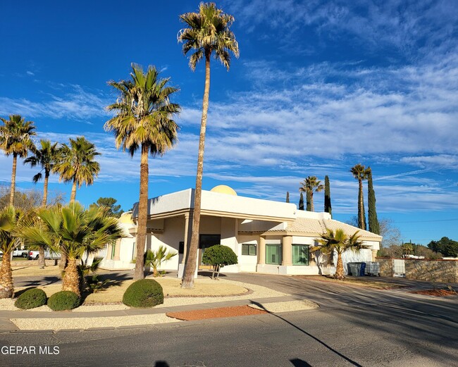 property at 601 Willow Glen Dr