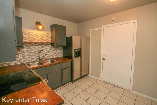 1310 N Irvington Ave in Tulsa, OK - Foto de edificio - Building Photo