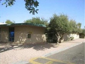 Garden Villas in Phoenix, AZ - Building Photo - Building Photo