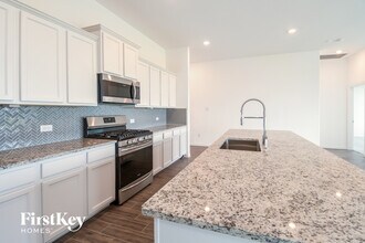 15006 Lake Shore Ave in Mont Belvieu, TX - Building Photo - Building Photo