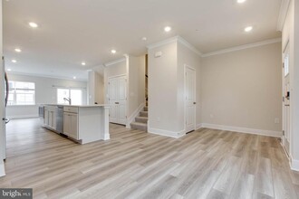 11501 Kirkleigh Dr in Ellicott City, MD - Building Photo - Building Photo