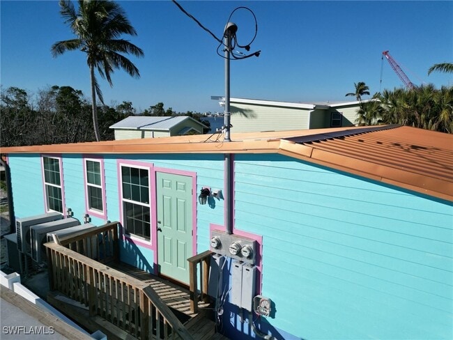 4874 Pine Island Rd in Matlacha, FL - Building Photo - Building Photo