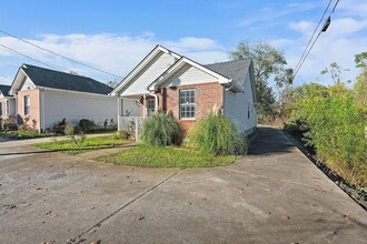 809 N Dupont Ave in Nashville, TN - Building Photo - Building Photo