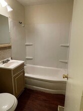 8504 E 93rd St in Kansas City, MO - Building Photo - Building Photo