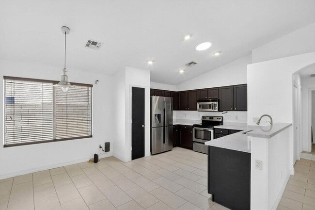 6550 S 44th Ave in Phoenix, AZ - Building Photo - Building Photo