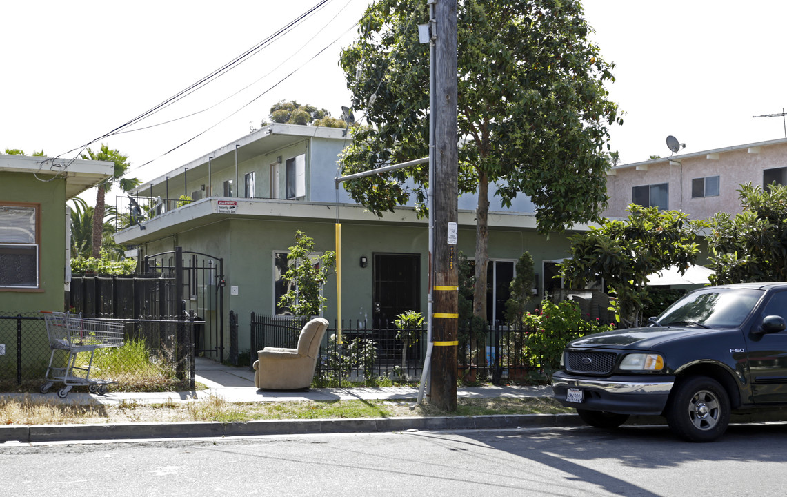 410 Grant St in Oceanside, CA - Building Photo