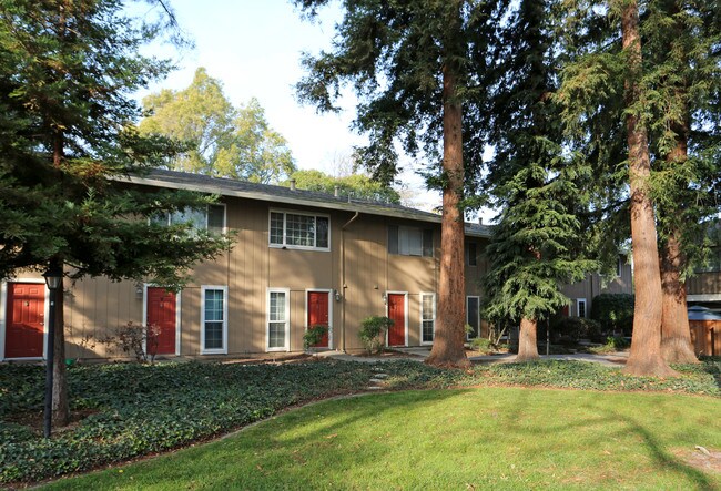 Greenwood Apartments in Dublin, CA - Building Photo - Building Photo