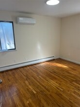 211-37 46th Ave in Queens, NY - Foto de edificio - Building Photo