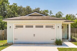 8218 Highfield Ave in Jacksonville, FL - Building Photo