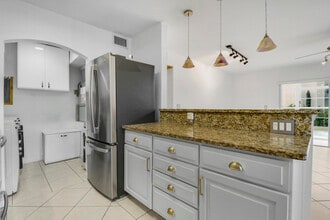 964 NW Spruce Ridge Dr in Stuart, FL - Building Photo - Building Photo