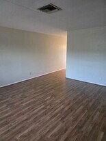 6407 Eric Dr in New Port Richey, FL - Building Photo