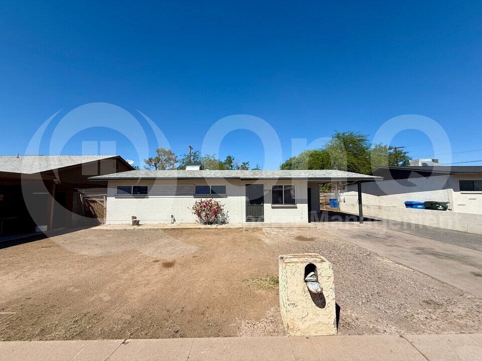 1432 E Grove St in Phoenix, AZ - Building Photo