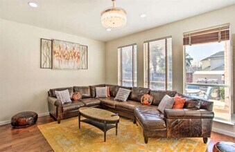 1805 Arbor Creek Dr in Garland, TX - Building Photo - Building Photo