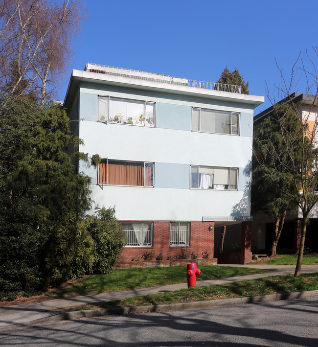 1727 Comox St in Vancouver, BC - Building Photo - Building Photo