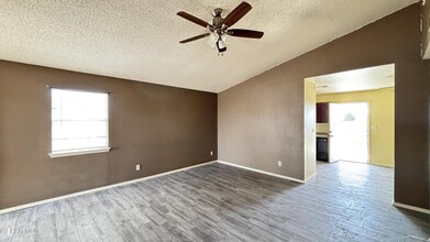 604 Esmeralda Armendariz Ave in El Paso, TX - Building Photo - Building Photo