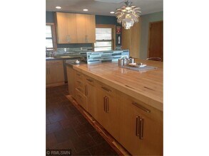 1952 Oak Knoll Dr in White Bear Lake, MN - Building Photo - Building Photo