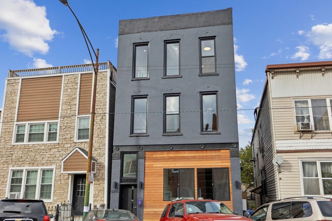 property at 1310 W Erie St