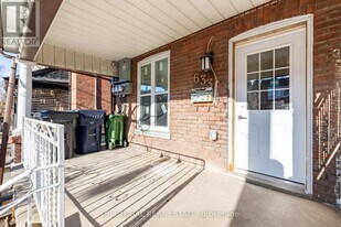 633 Ossington Ave in Toronto, ON - Building Photo