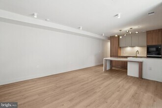 23 Logan Cir NW, Unit 2 in Washington, DC - Building Photo - Building Photo