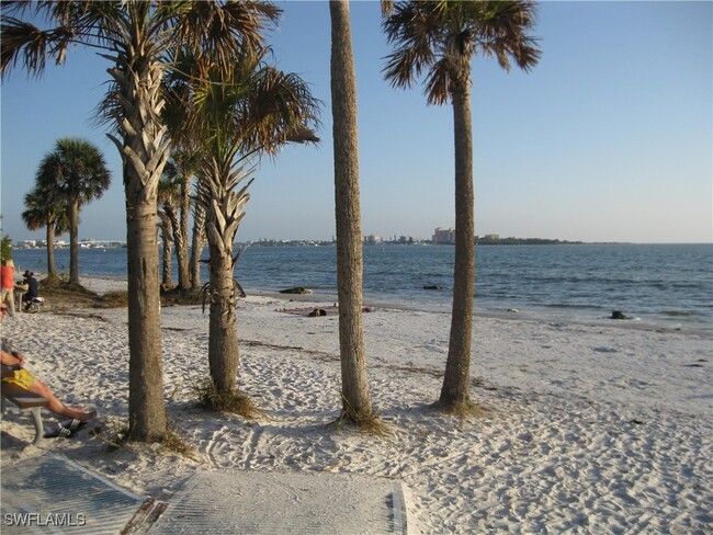 20071 Sanibel View Cir