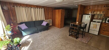 233 Peninsula Dr in Westwood, CA - Building Photo - Building Photo