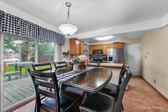 605 Dartmoor Dr in Crystal Lake, IL - Building Photo - Building Photo