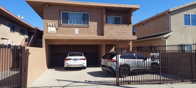 1415 W 97th St in Los Angeles, CA - Building Photo - Building Photo