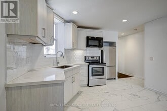 1116 College St in Toronto, ON - Building Photo - Building Photo