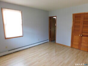 4754 Madison Ave in Trumbull, CT - Building Photo - Building Photo