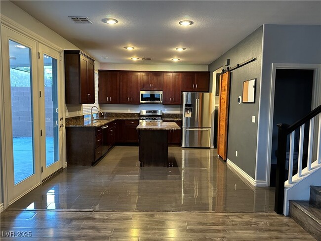 213 Summer Palace Way in Las Vegas, NV - Building Photo - Building Photo
