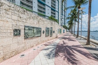 325 S Biscayne Blvd, Unit 3922 in Miami, FL - Building Photo - Building Photo