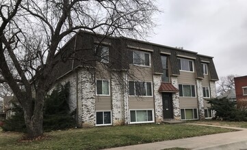 945 S 12th St in Lincoln, NE - Foto de edificio - Building Photo