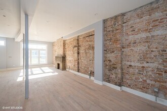 2724 W Maypole Ave in Chicago, IL - Building Photo - Building Photo