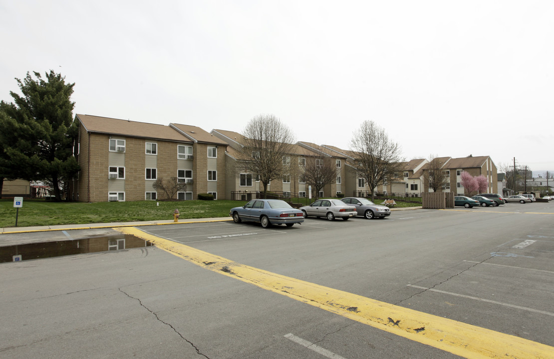 Eagle Ridge Apartments in Edwardsville, PA - Building Photo