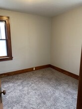 1285 Lincoln Dr in Marion, IA - Building Photo - Building Photo