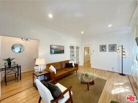 944 12th St in Santa Monica, CA - Building Photo