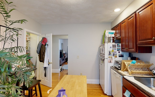 34 Portsmouth St, Unit 3L in Cambridge, MA - Foto de edificio - Building Photo