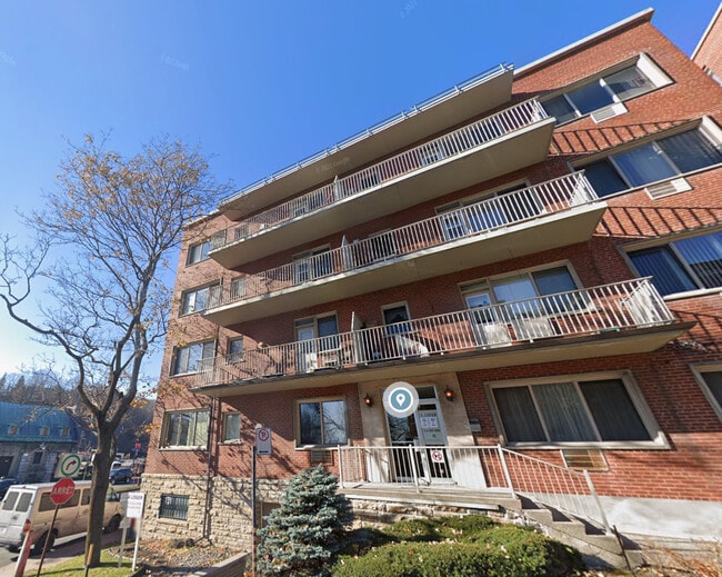 4155 Blueridge-Crescent