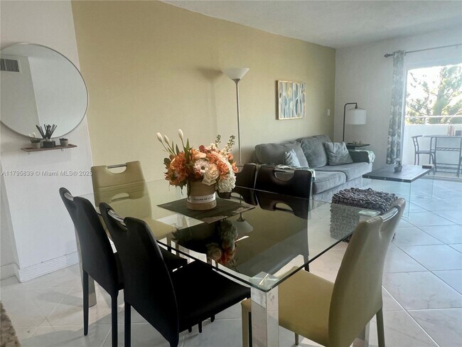 1200 14th St in Miami Beach, FL - Building Photo - Building Photo