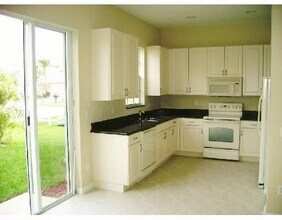 11481 Silk Carnation Way in Royal Palm Beach, FL - Building Photo - Building Photo