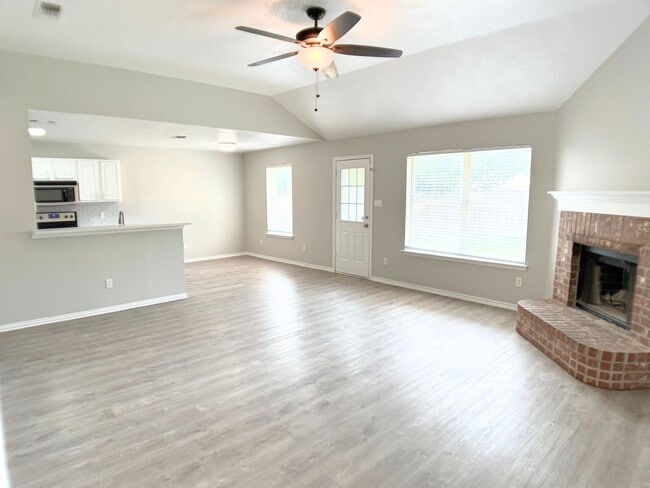 3913 Periwinkle Dr in Fort Worth, TX - Building Photo - Building Photo