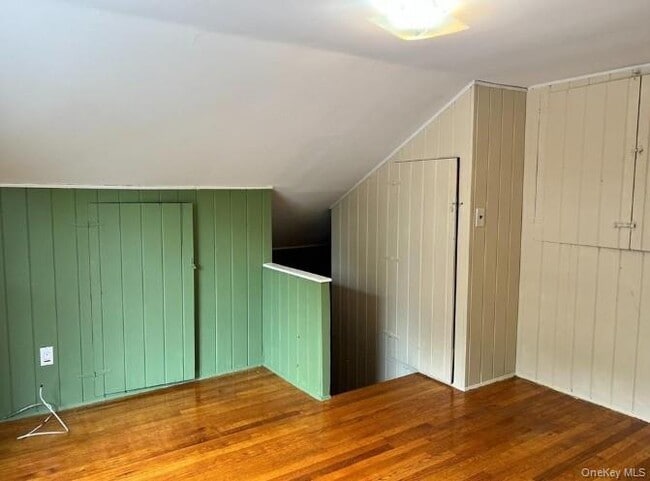 340 Scudder Ave in Northport, NY - Building Photo - Building Photo